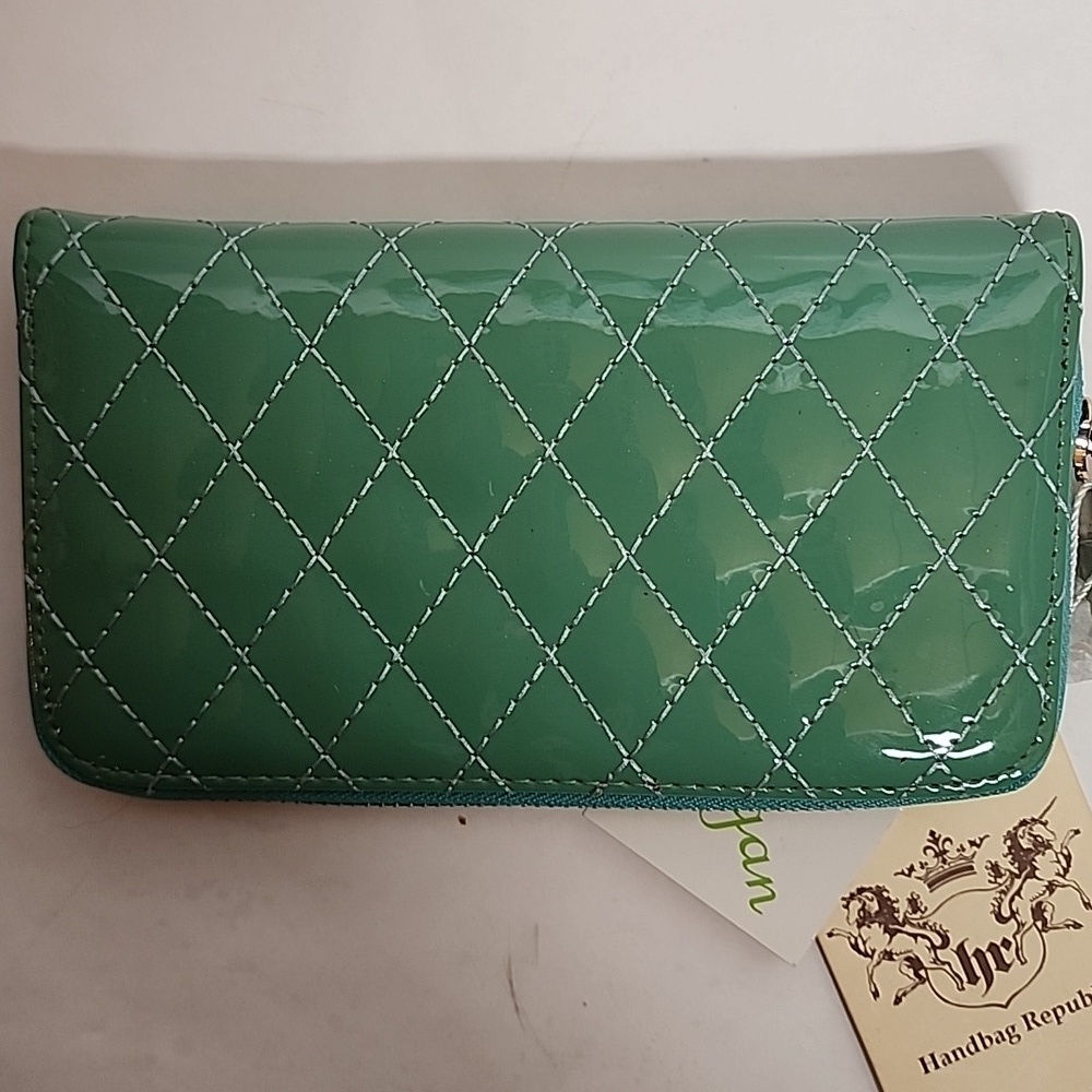 Vegan Green Quilted Women's Wallet Wristlet By Handbag Republic - Picture 2 of 7